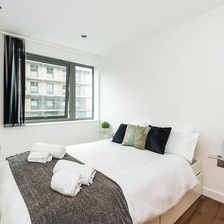 Fast Internet One Bedroom Apartment In Greater London, Id Required Exterior foto