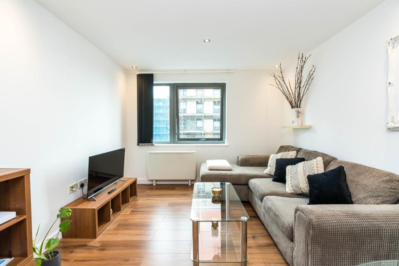 Fast Internet One Bedroom Apartment In Greater London, Id Required Exterior foto