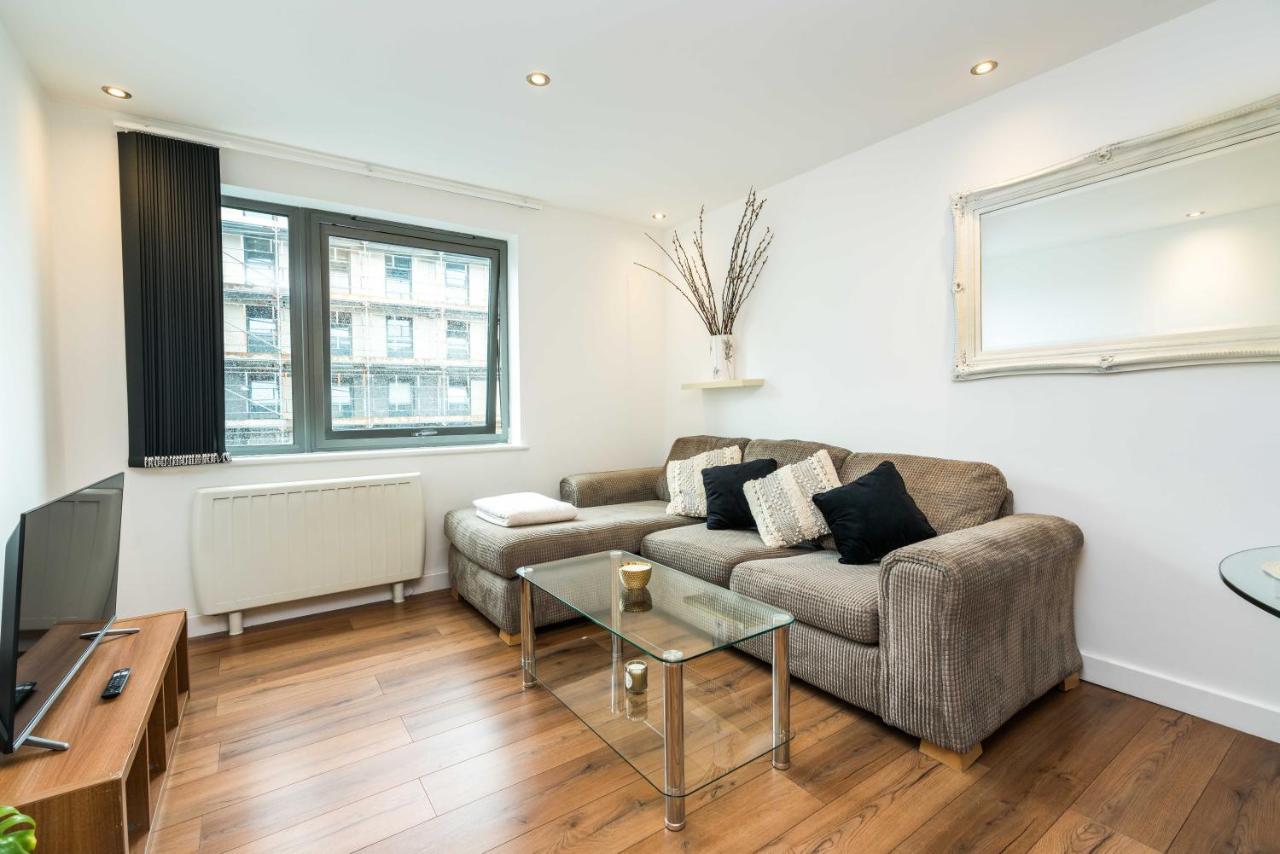 Fast Internet One Bedroom Apartment In Greater London, Id Required Exterior foto